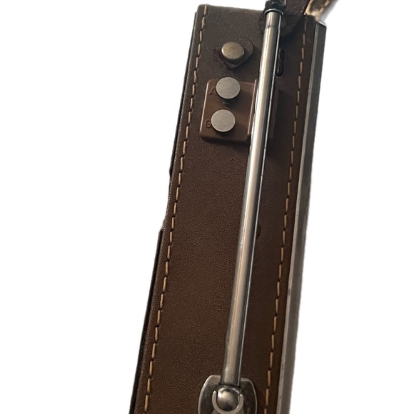 General Electric P975F AM/FM Transistor Radio with AC Adaptor Collectible - Picture 3 of 8